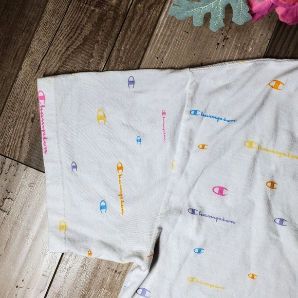 Champion Women's Cropped White Mult-Color Logo Print T-Shirt Size Small EUC - Picture 11 of 15